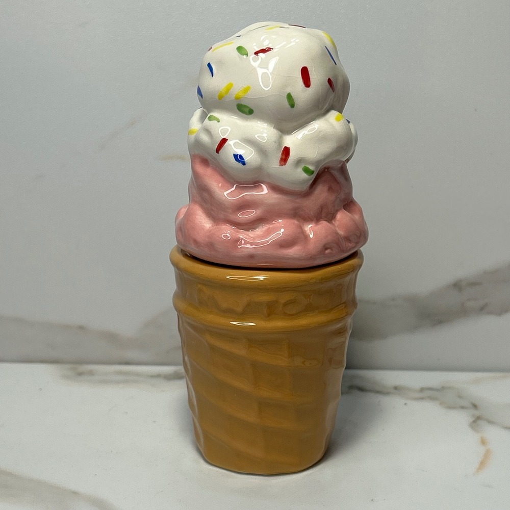 Ceramic Ice Cream Cone Salt and Pepper Shaker Set Stackable Pink White Sprinkles